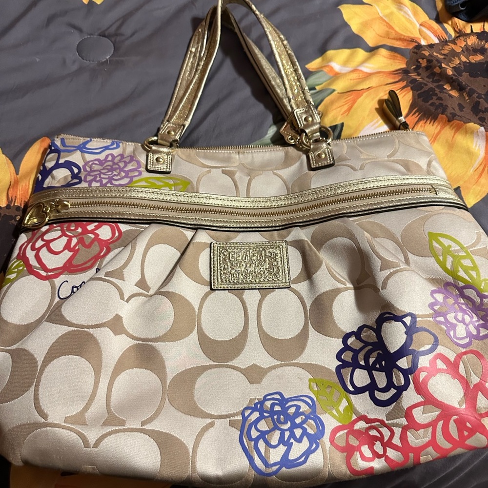 Daisy poppy coach purse and matching wallet